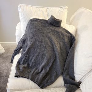 Medium grey 100 percent cashmere turtleneck